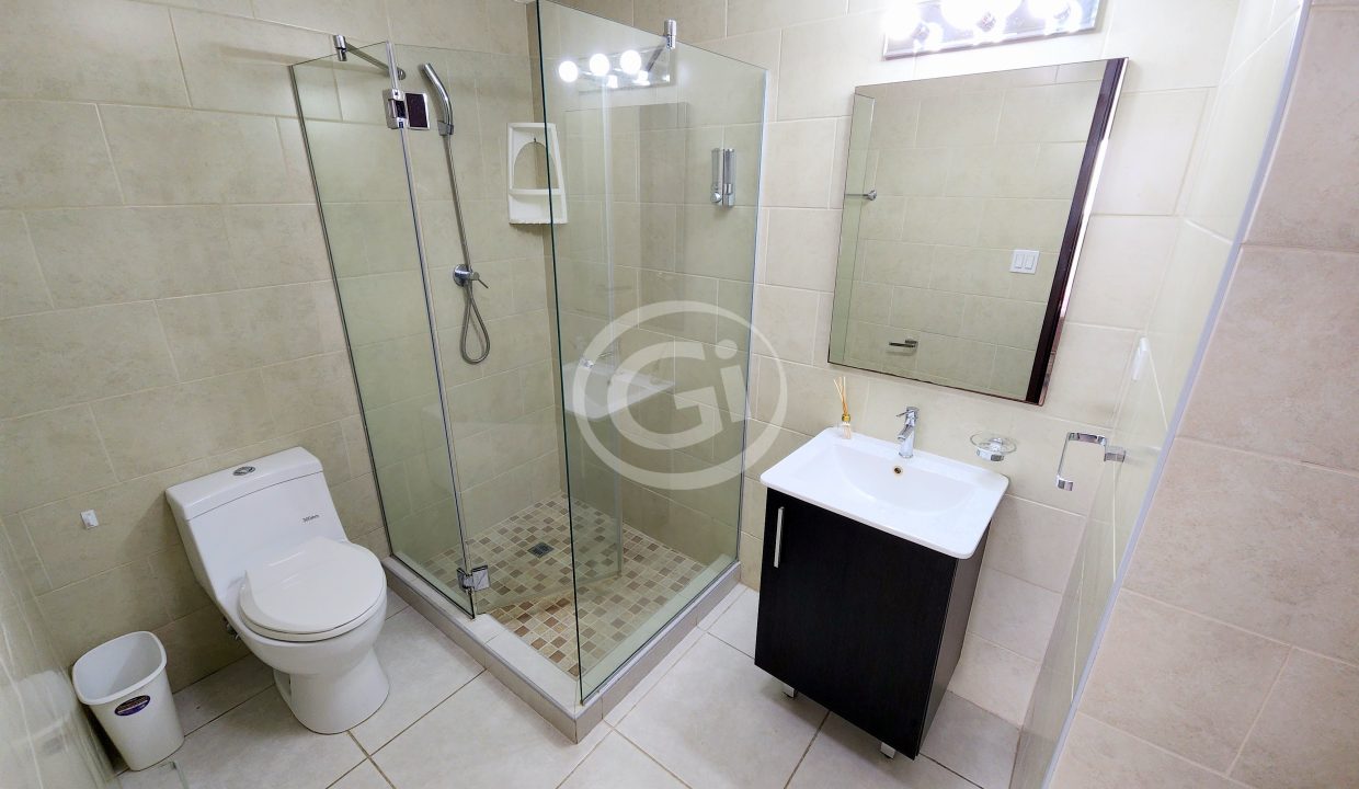 18. Habitación Principal Baño. Venta Bay View. Vista al Mar