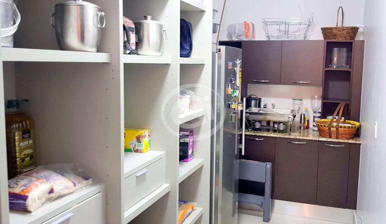 11. Cocina Despensa. Embassy Club Venta de Casa. Clayton