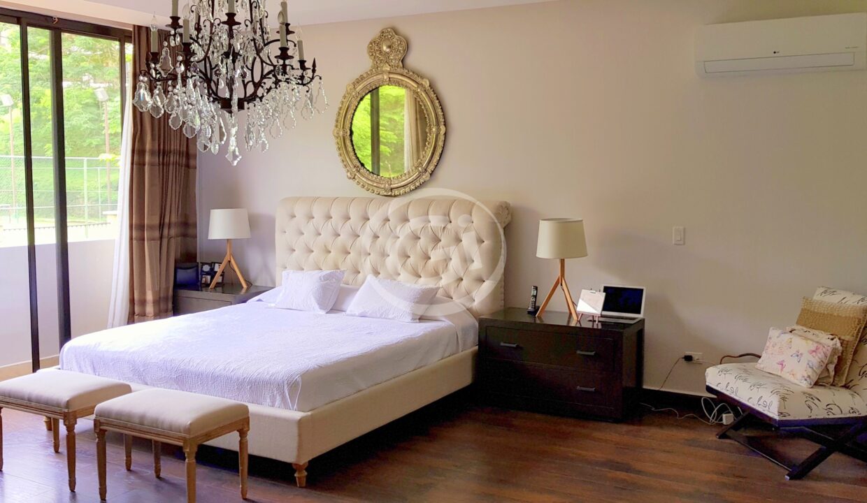 14. Habitación Principal. Embassy Club Venta de Casa. Clayton