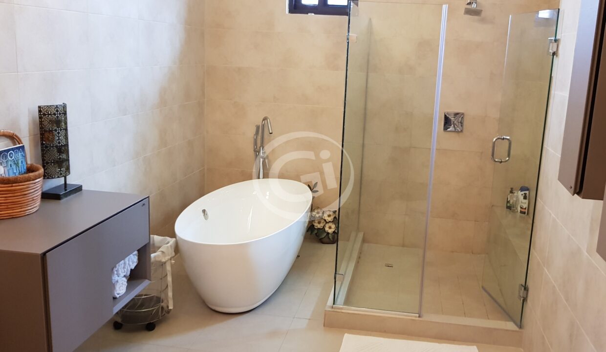 18. Habitación Principal. Embassy Club Venta de Casa. Clayton