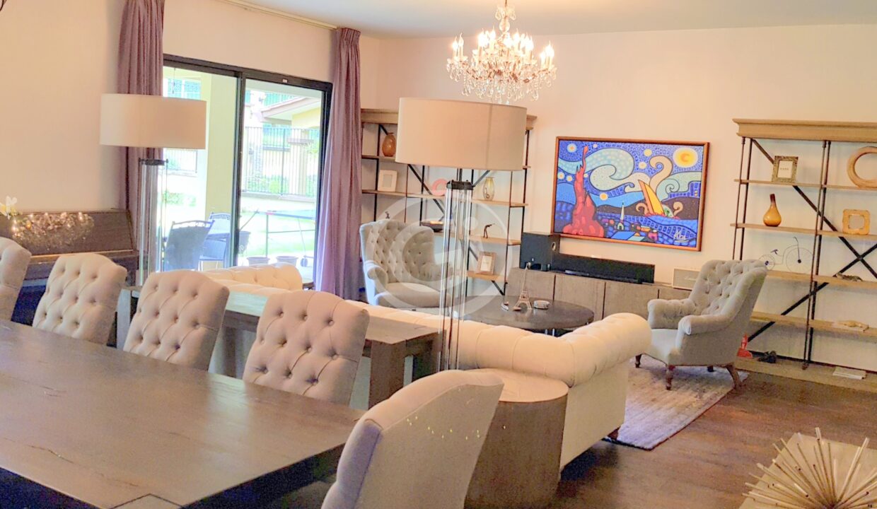 4. Sala-Comedor. Embassy Club Venta de Casa. Clayton