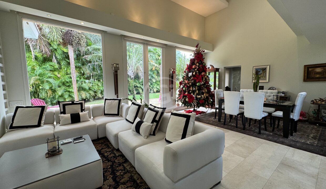 1. Sala casa venta tucan