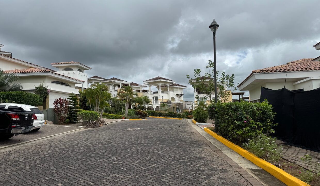13. Áreas sociales apartamento venta tucan