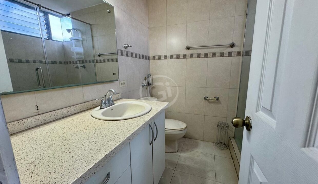 9. baño principal Apartamento venta Aranjuez