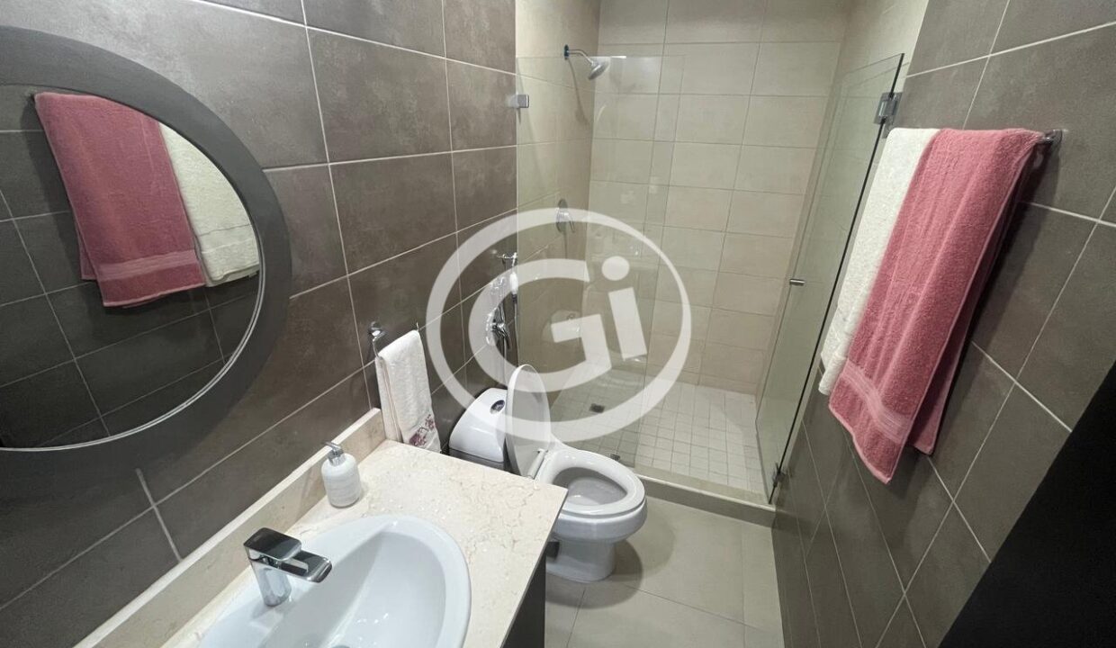 14. Country Heights baño 2