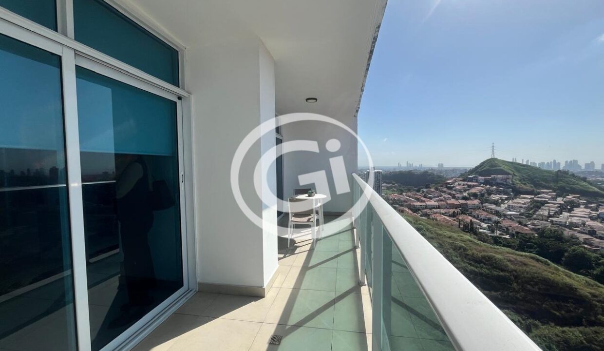 17. Country Heights balcón 1