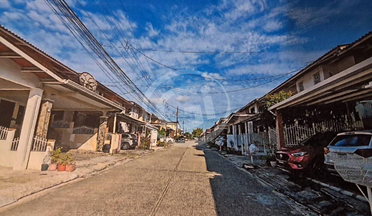 3. Casa Condado Etapa 1 calle