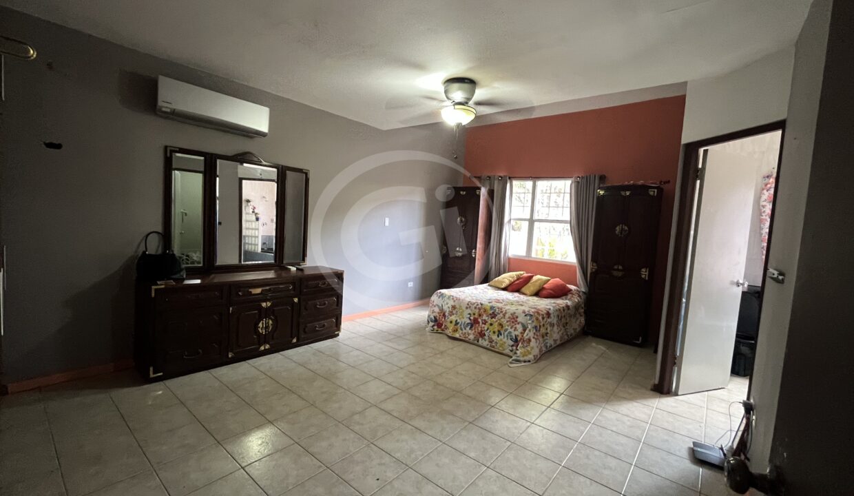 15. Casa venta La Montañesa