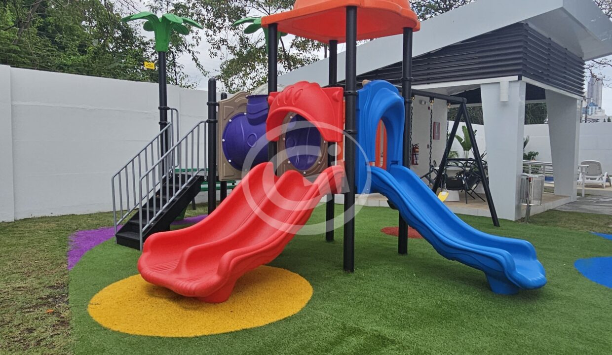 15. Parque infantil. Panamá Viejo Residences. Alquiler