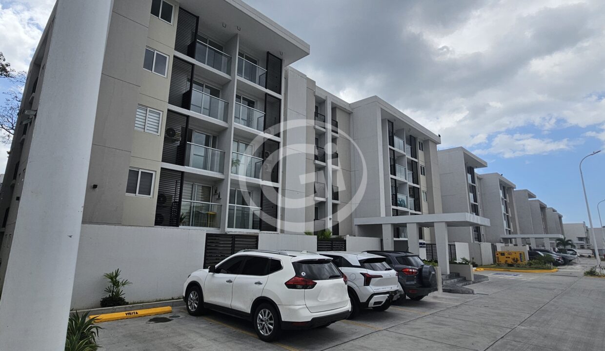 3. Complejo de edificios. Panamá Viejo Residences. Alquiler