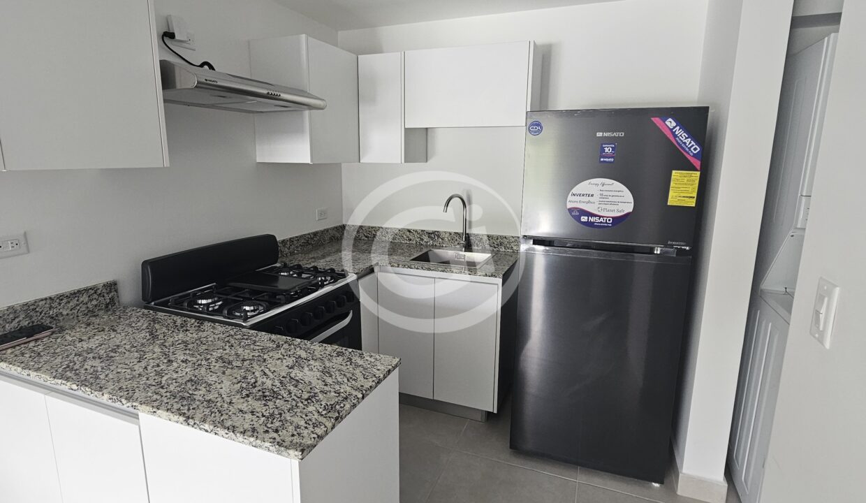 7. Cocina. Panamá Viejo Residences. Alquiler