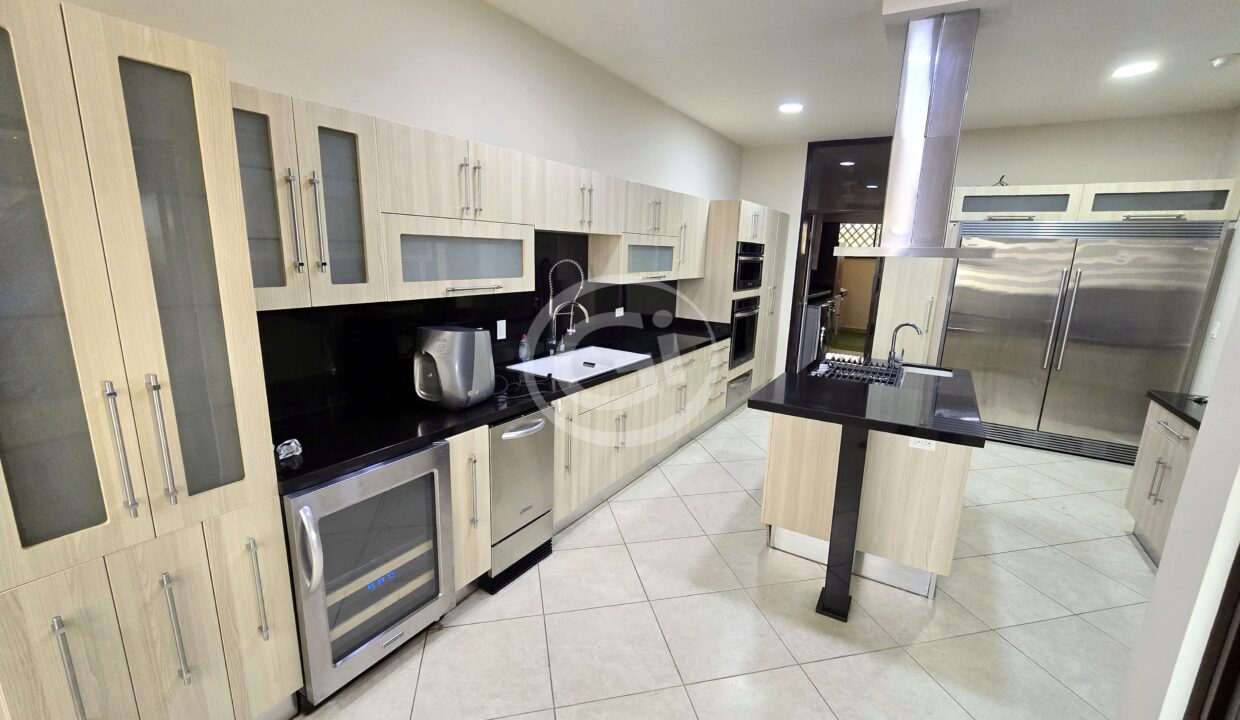 10. Cocina Venta Apartamento Embassy Club Clayton