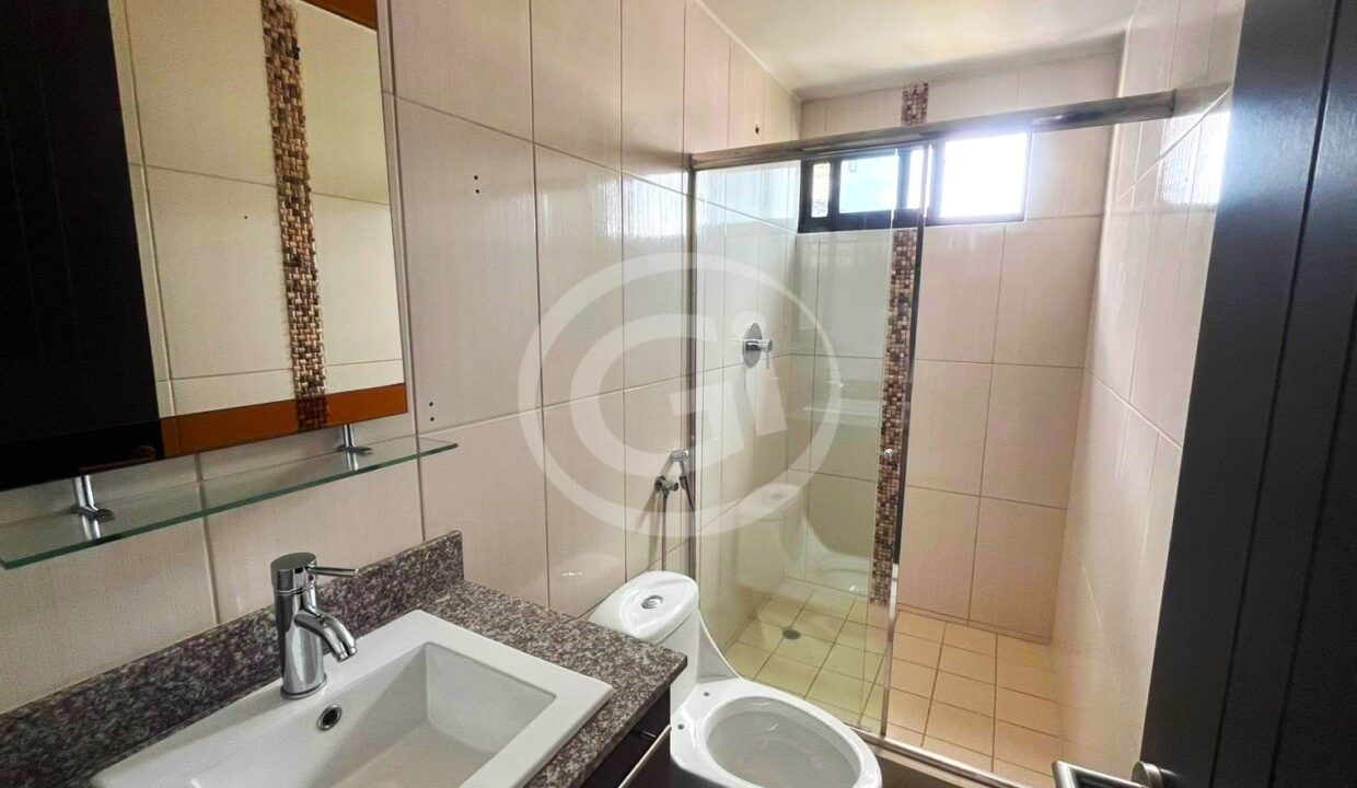 11. Country Club Baño principal 2 rec