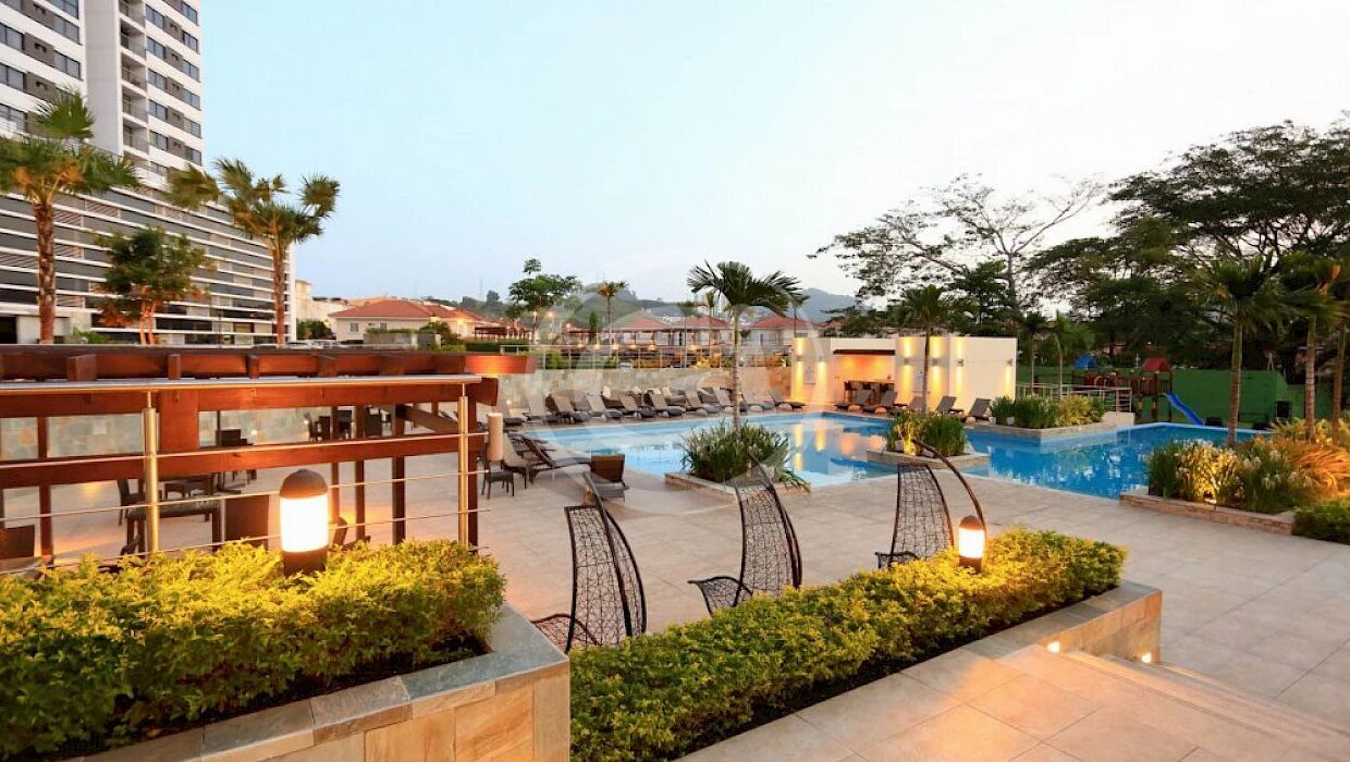 18. Country Club Piscina