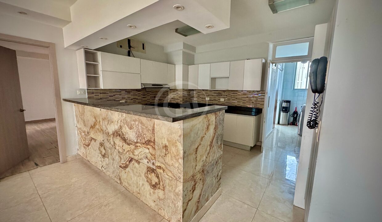 2. Cocina venta apartamento Harmony