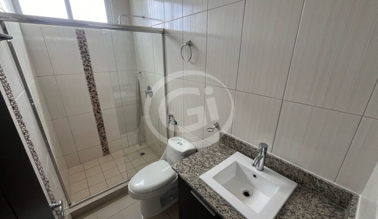 6. Vicytoria Royale baño principal 1