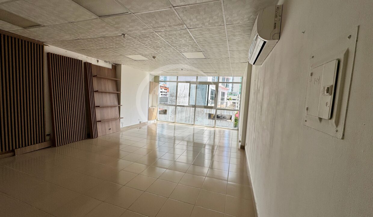8. Venta Oficina Colores de Bella Vista