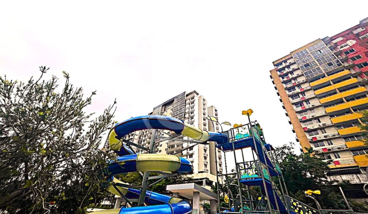 Condado Gardens parque acuatico GI