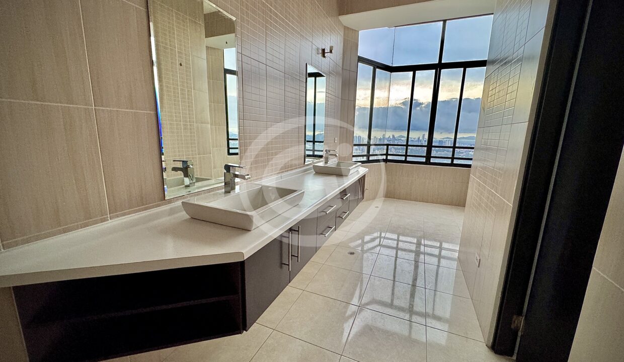 12. 1 Elite 400 Baño principal