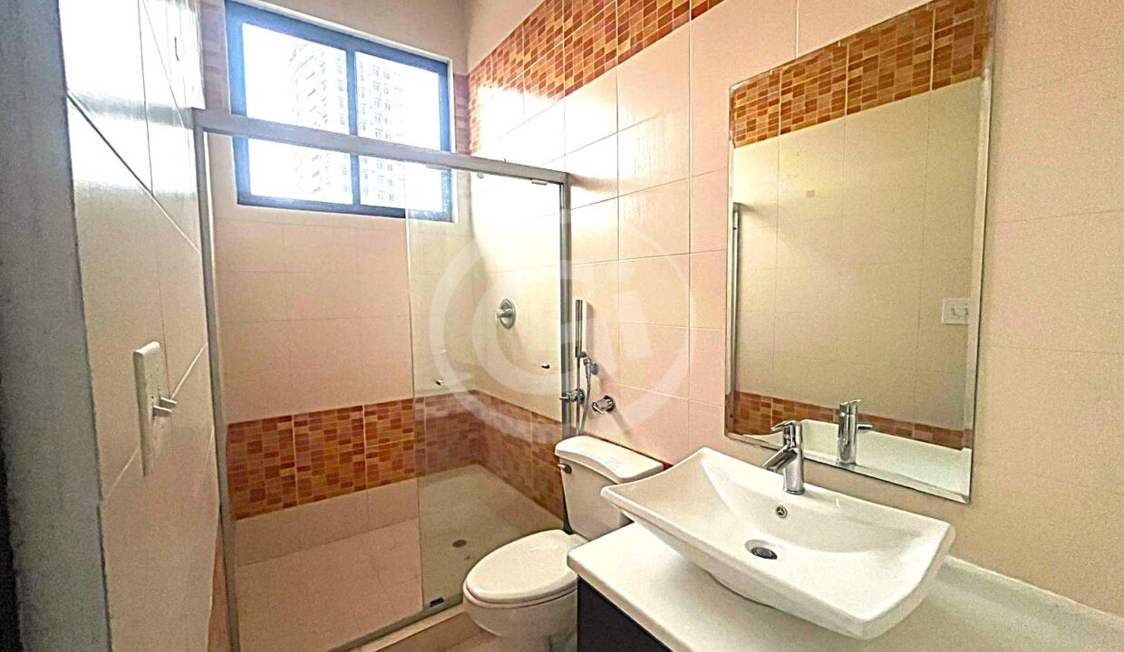 17. Elite 400 baño 3