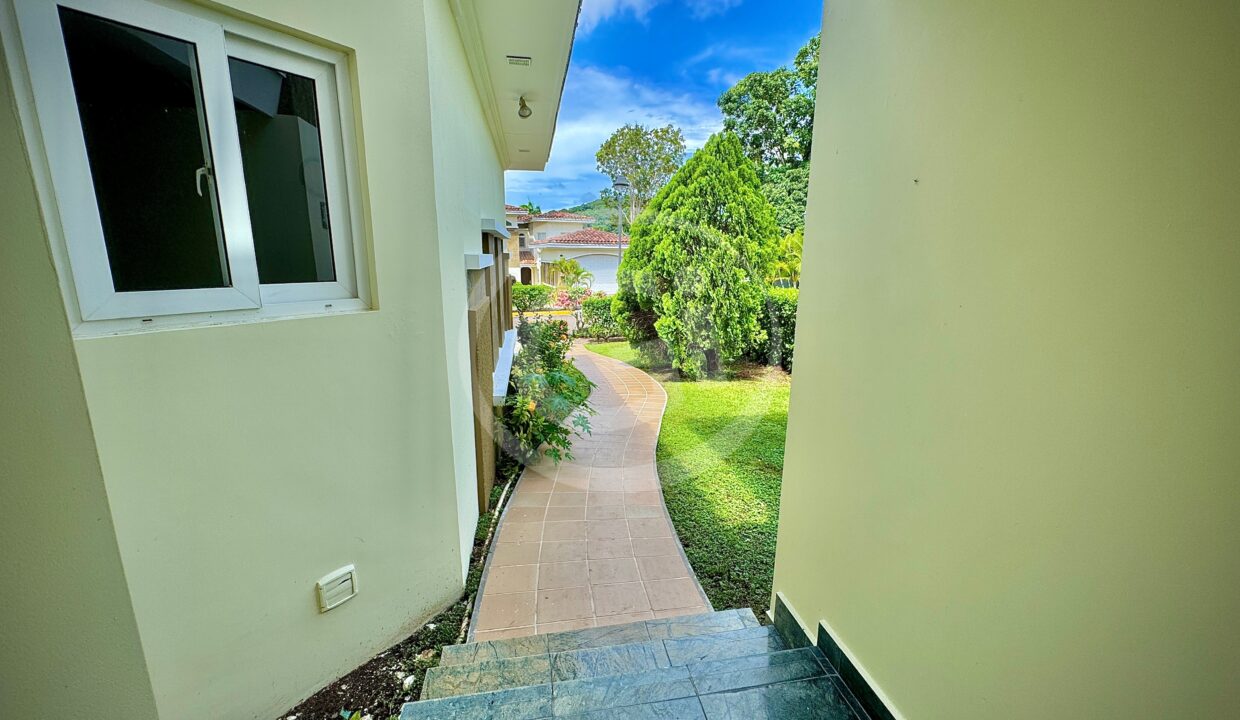 2 Casa venta Tucan Howard Golf
