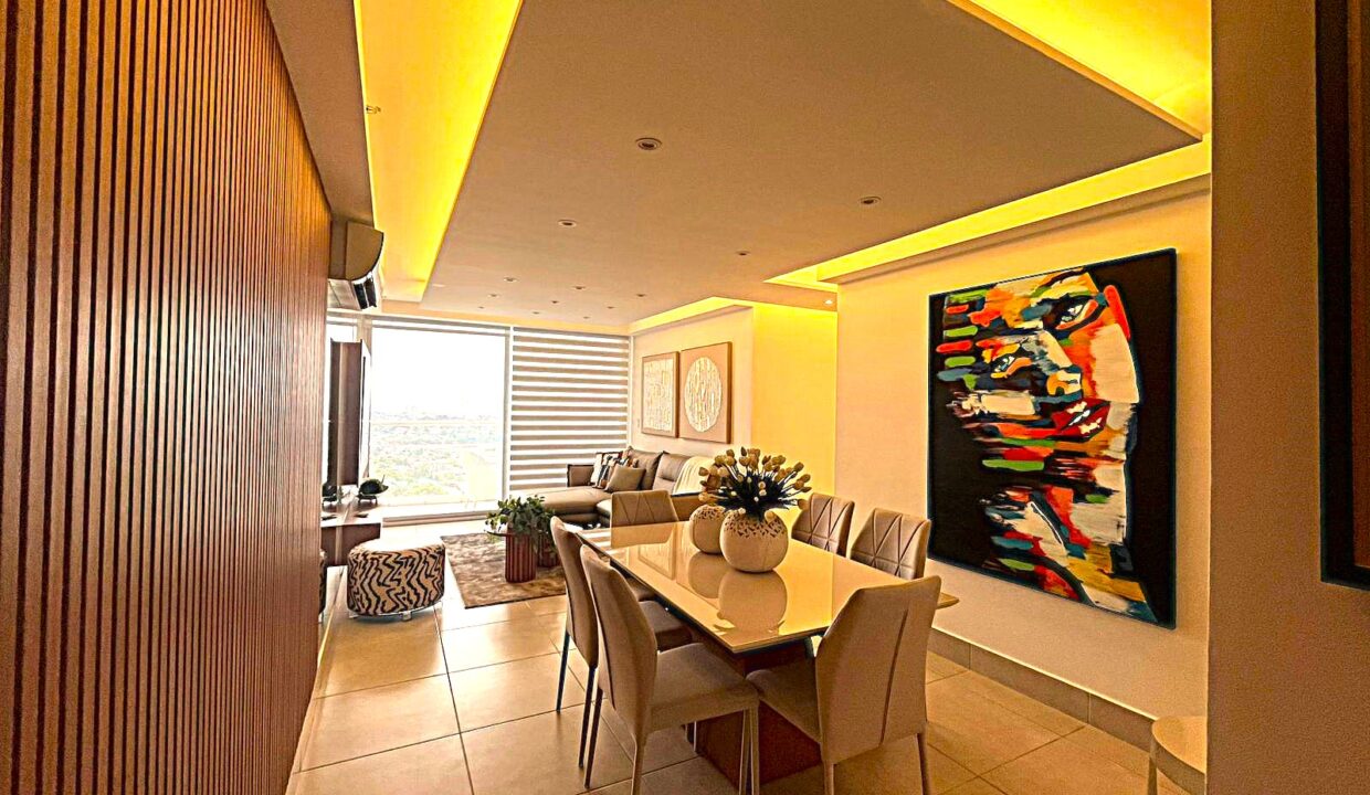 2. Sky Point comedor
