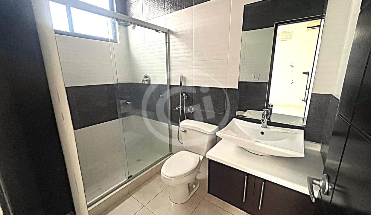 20. Elite 400 baño 4