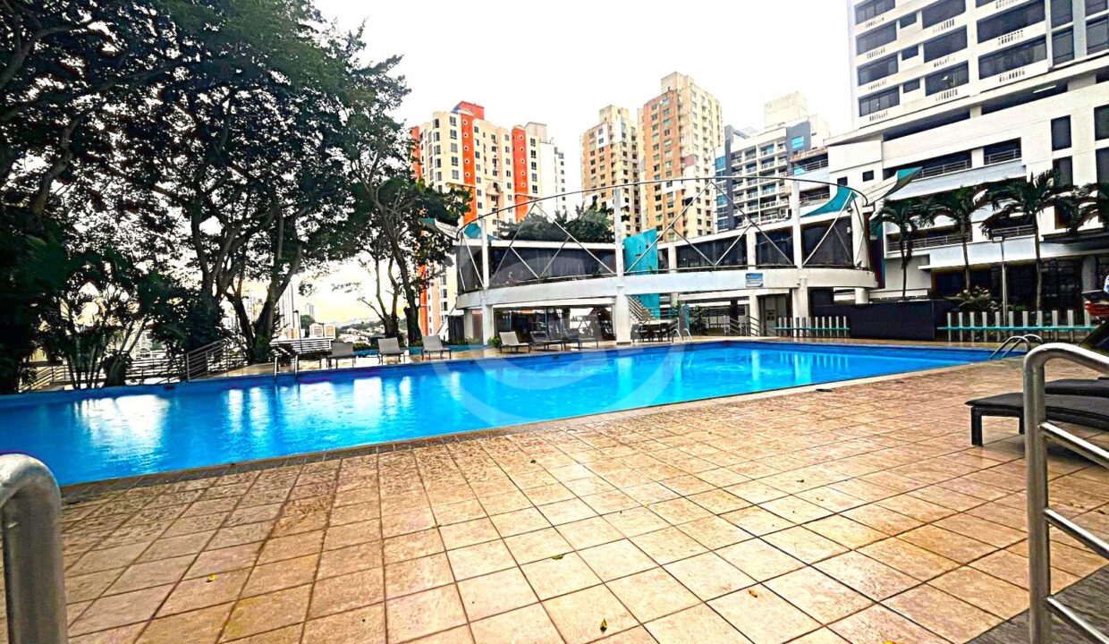24. Elite 400 piscina 2