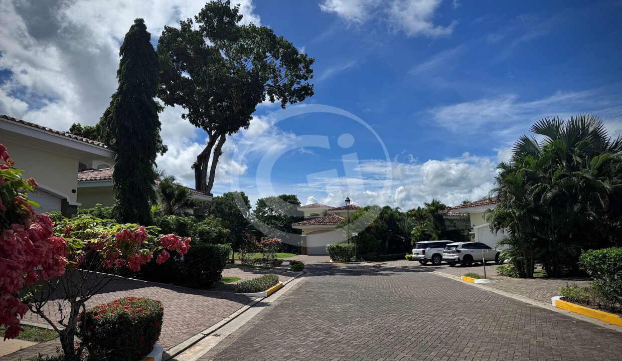 27 Casa venta Tucan Howard Golf