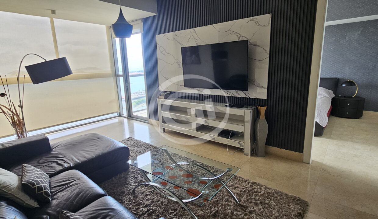 5. Sala- balcón alquiler Yoo