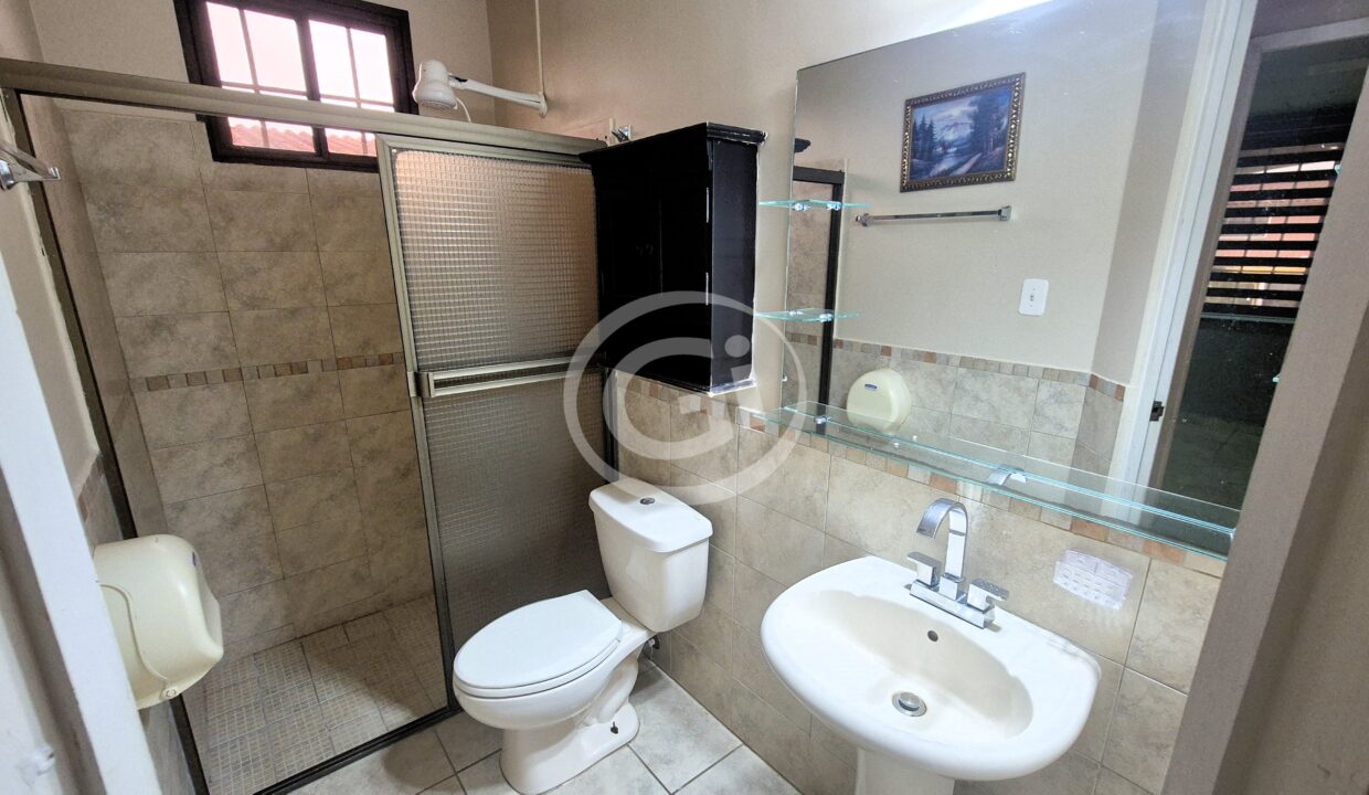 8 Baño Visitas