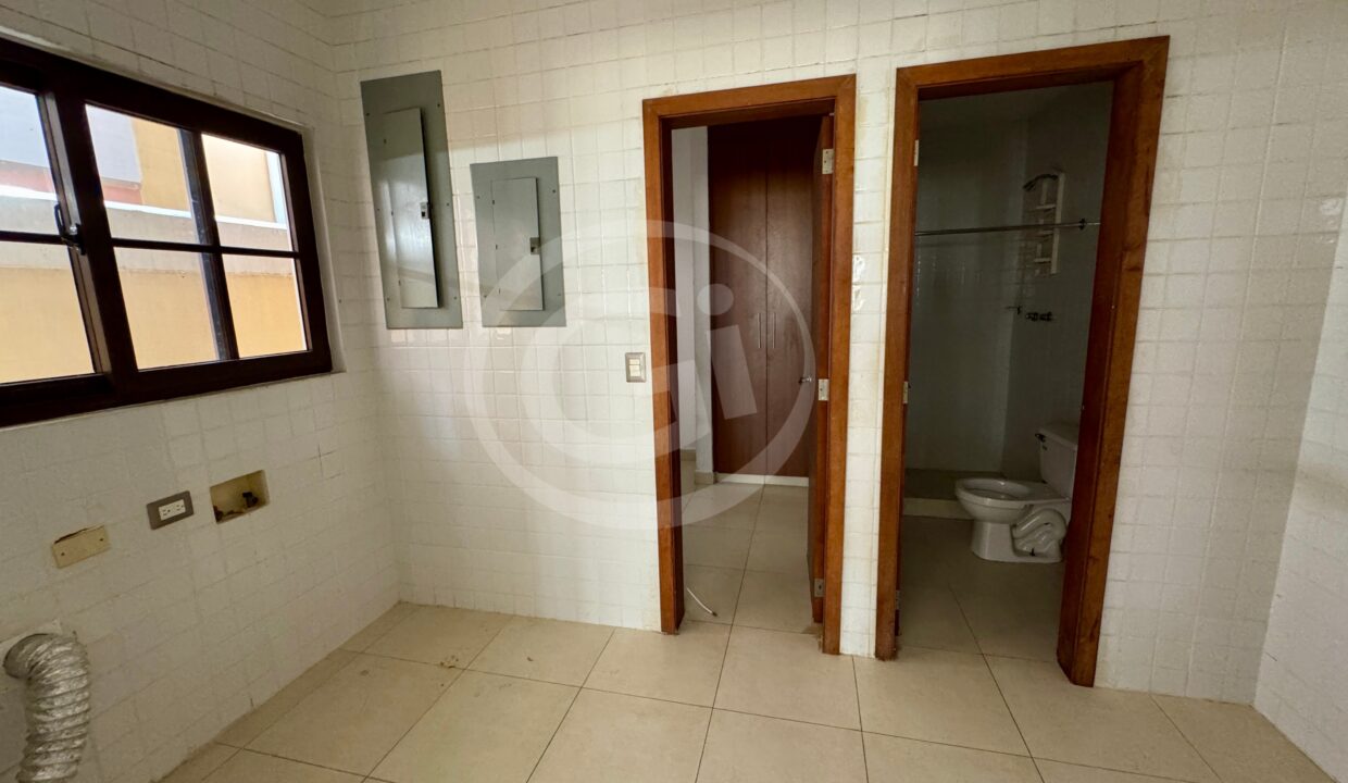 12. Lavandería venta casa Costa Sur El Doral