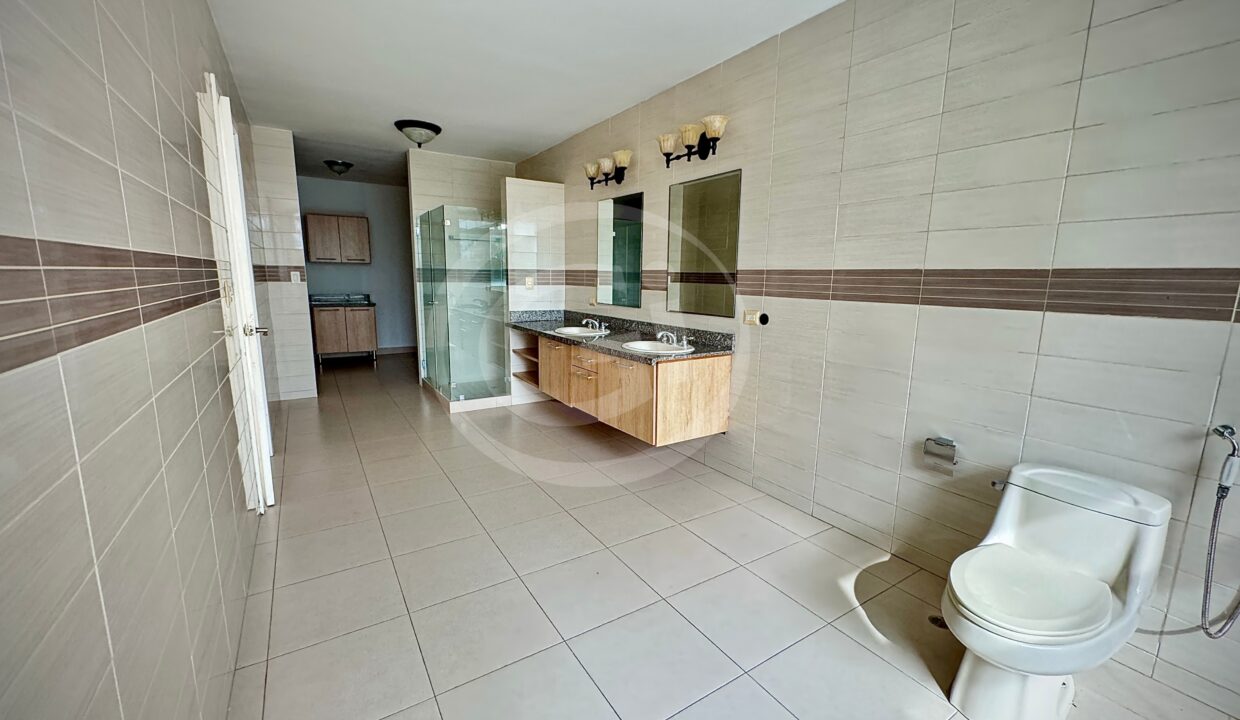 14. Baño venta apartamento Tao San Francisco