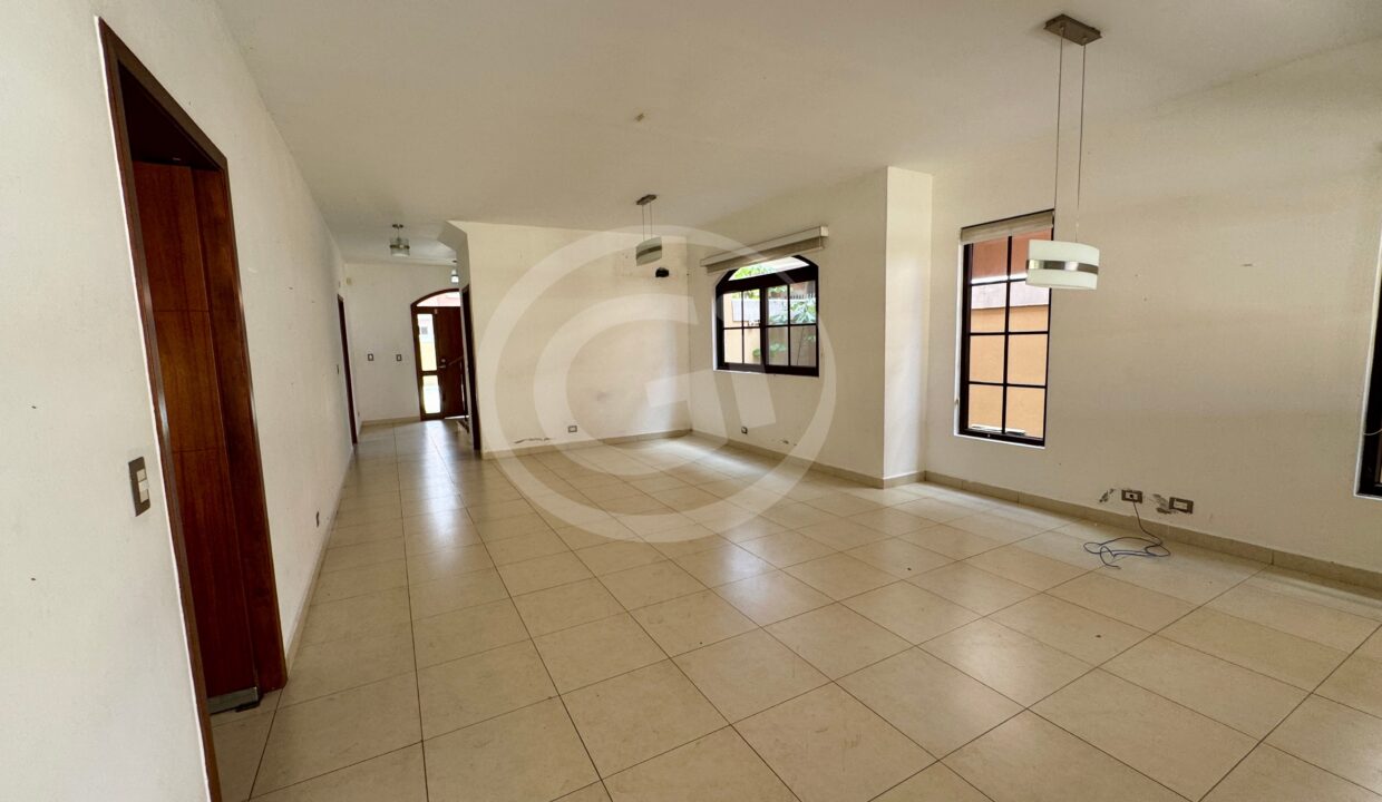 4. Sala Comedor venta casa Costa Sur El Doral