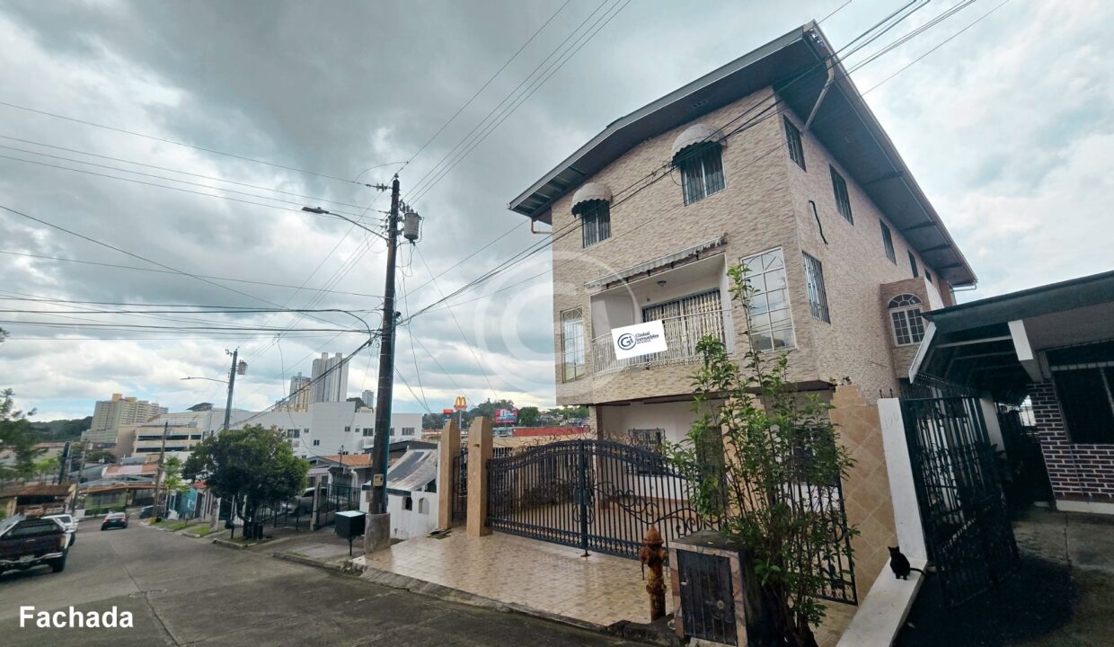 1. Fachada