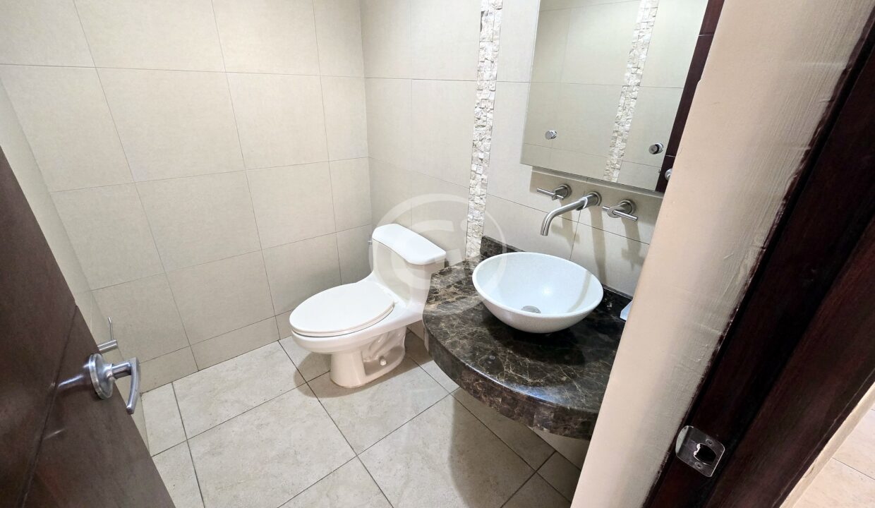 10. Embassy Club Clayton. Casa en Venta o Alquiler