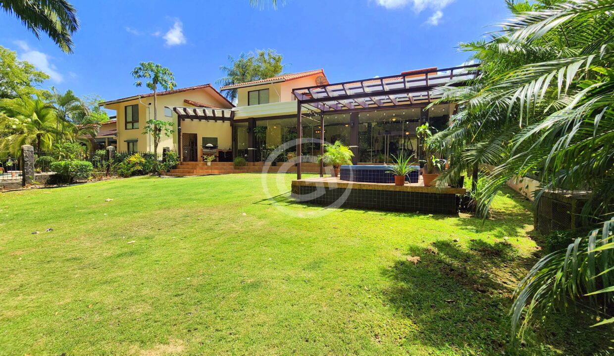 12. Patio. Casa en Venta Camino de Cruces. Panamá