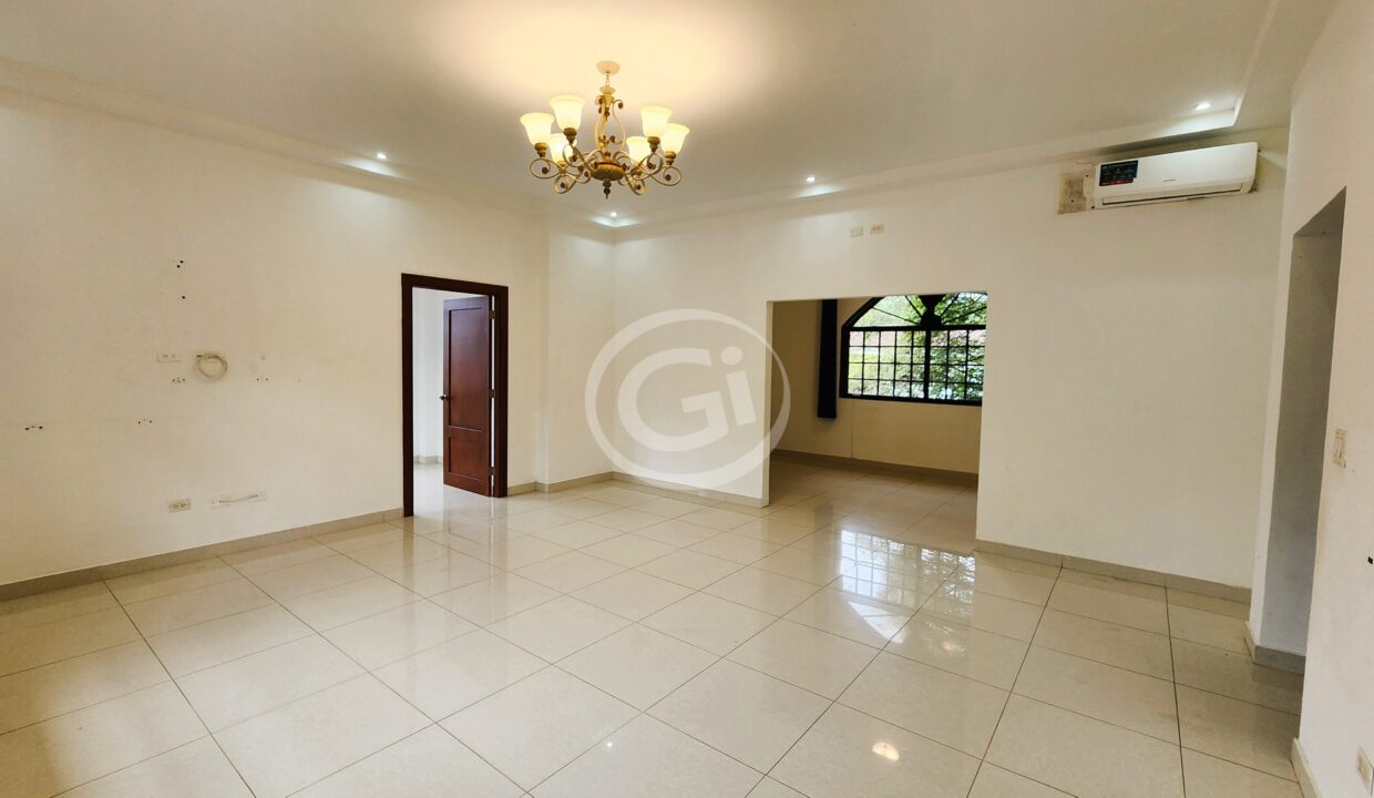 14. Habitacion Prinicipal Piso 1 Casa Venta Llanos de Curundu