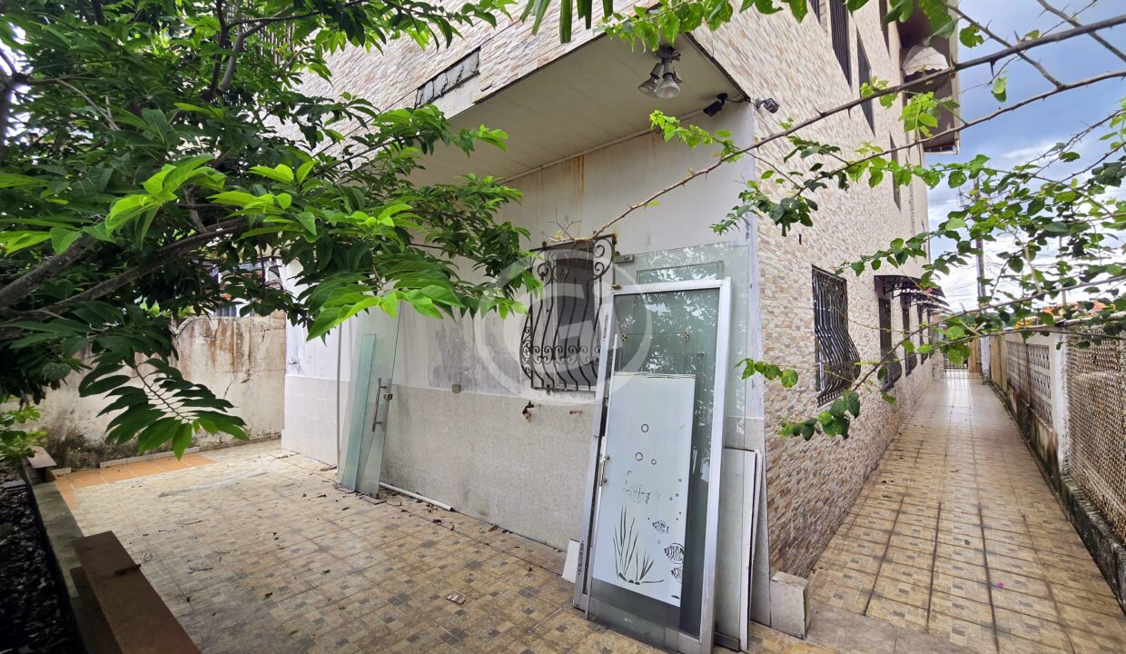 15. Patio (5)