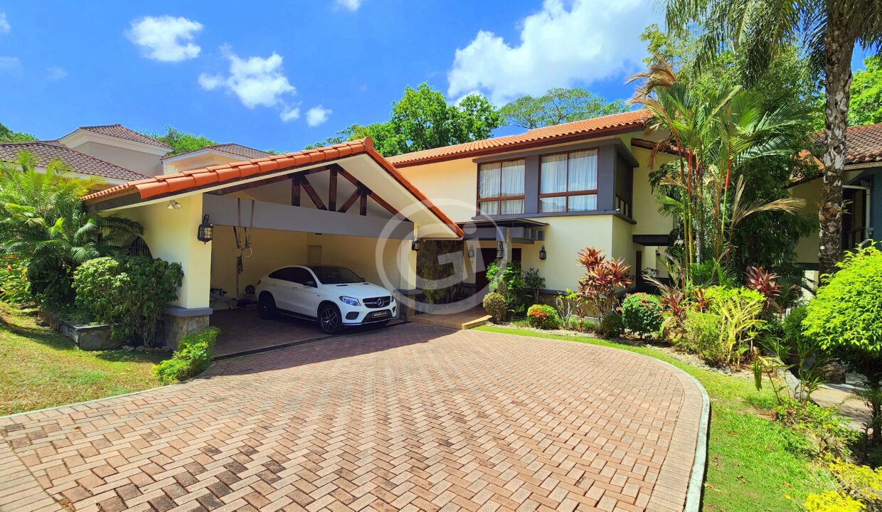 2. Fachada. Casa en Venta Camino de Cruces. Panamá