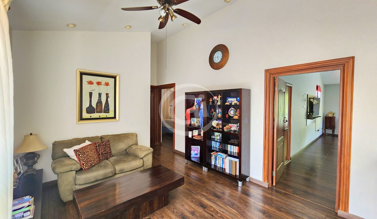 20. Sala-Familiar. Casa en Venta Camino de Cruces. Panamá