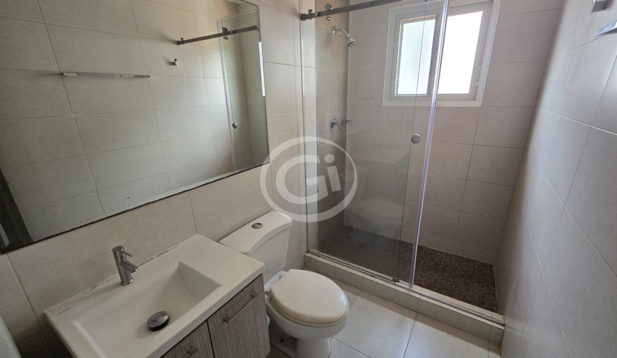 21. Baño Compartido. Venta Quintas de Versalles Lyon