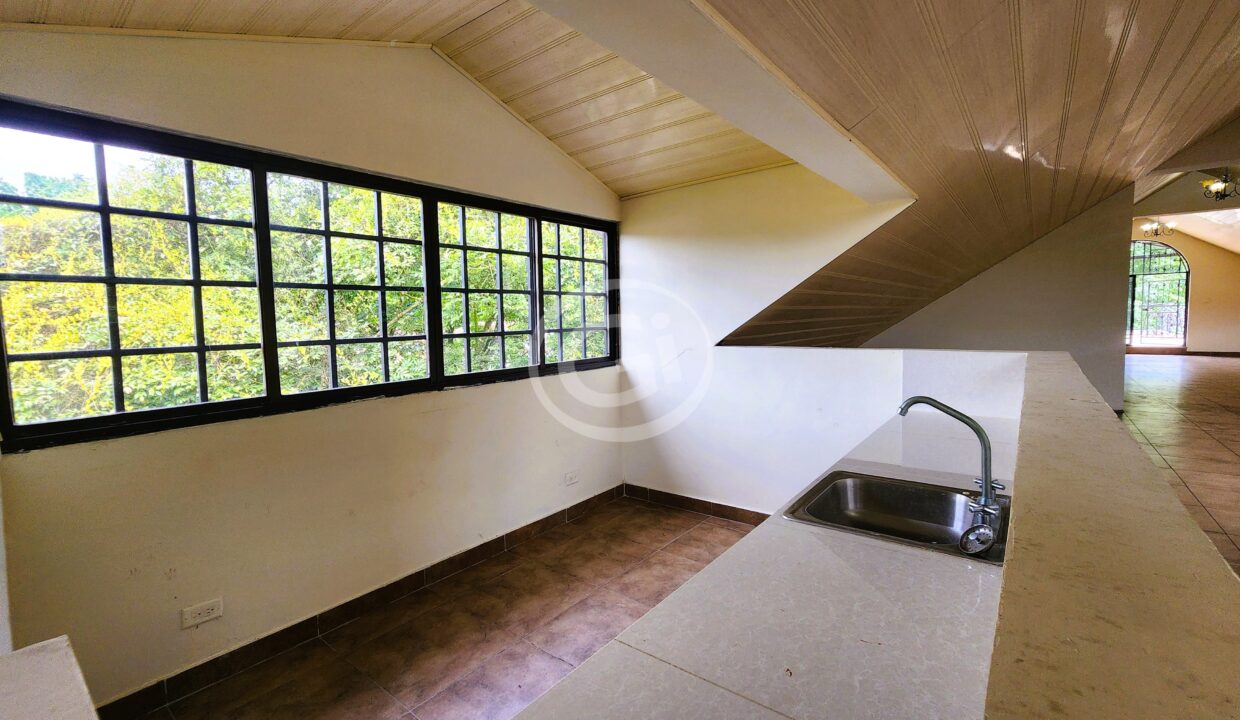 29. Barra Salon Piso 3 Casa Venta Llanos de Curundu