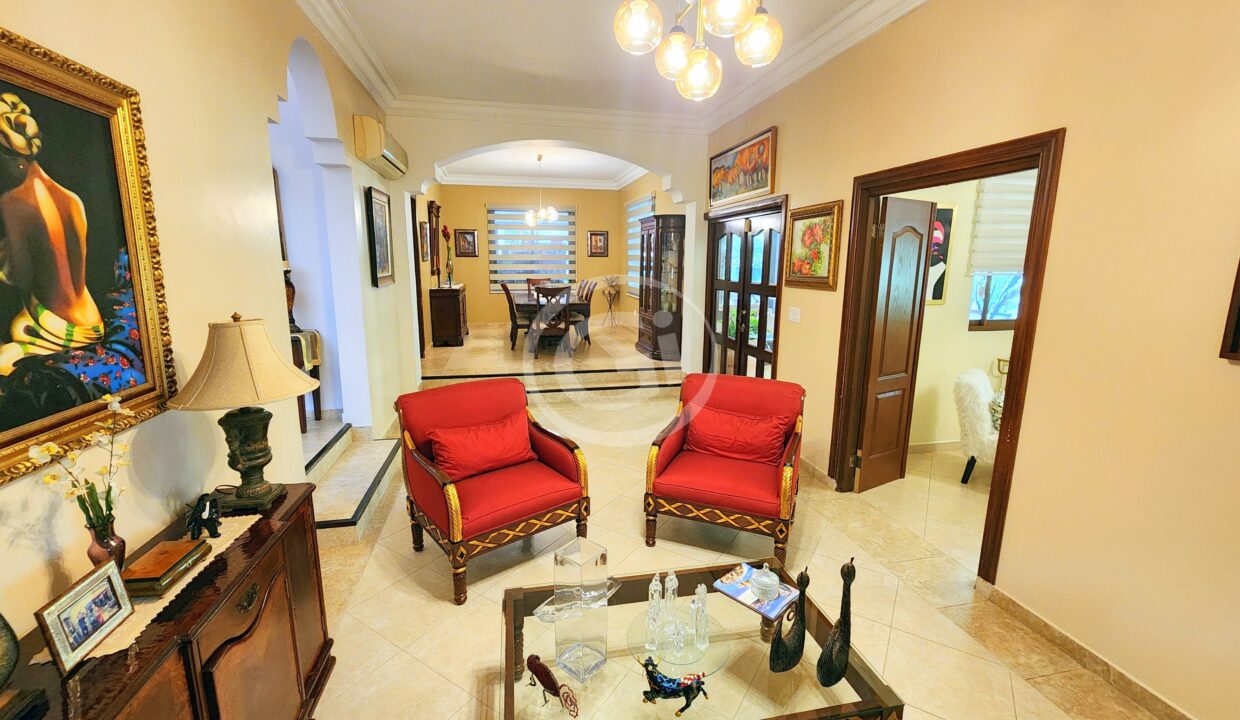 5. Sala. Casa en Venta Camino de Cruces. Panamá