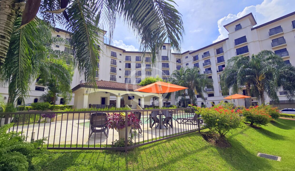 1. Fachada. Venta Reposeido Bancario Embassy Village Albrook