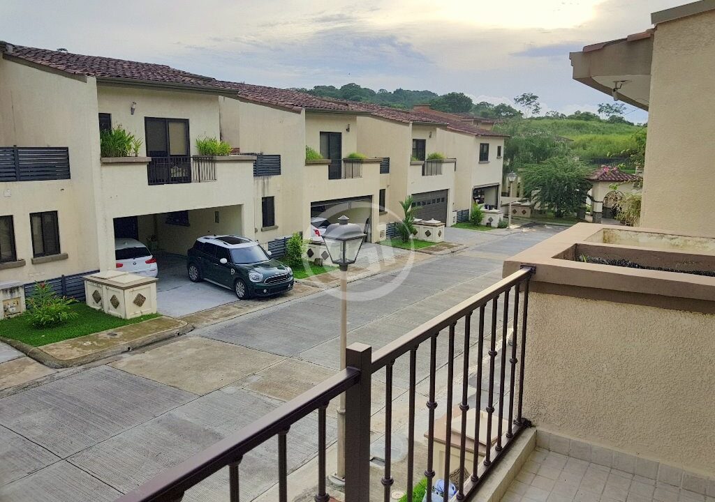12. Habitación Secundaria 1. Embassy Club TownHome