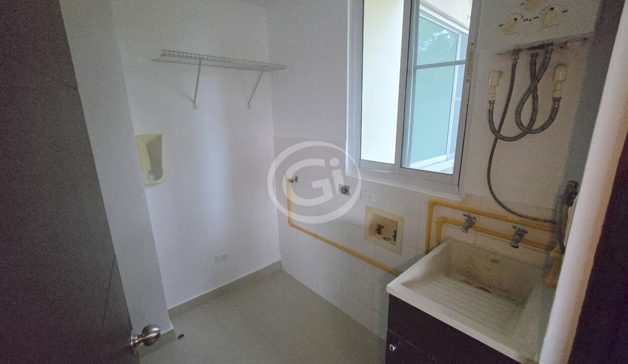 12. Lavanderia. Venta Remate Bancario Pine Hill. Albrook