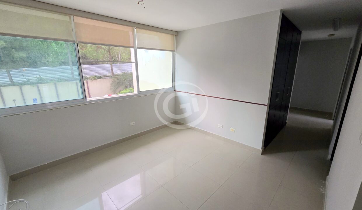13. Sala Familiar. Venta Remate Bancario Pine Hill. Albrook