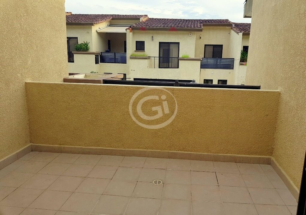 15. Habitación Secundaria 2. Embassy Club TownHome