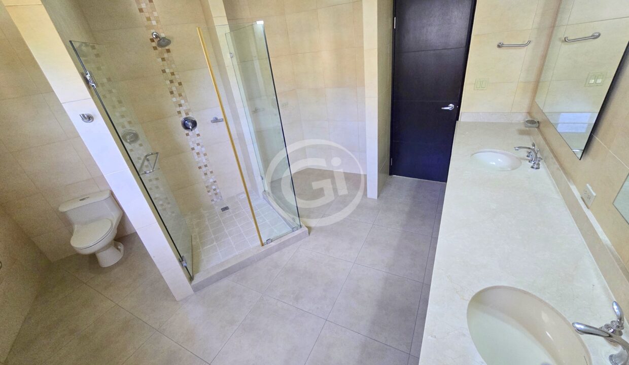 16. Habitación Principal. Venta Reposeido Bancario Embassy Village Albrook